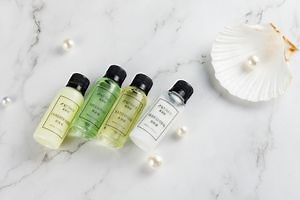 [Hot Item] 30ml Bottle Travel Shower Gel Packaging Hotel Amenity Toiletries Set Mini Shampoo