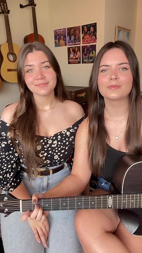 1.2K views · 200 reactions | Pátio do posto, música do Zé Neto e Cristiano | Larissa e Isabela | Facebook