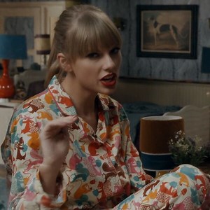 Taylor Swift's "We Are Never Ever Getting Back Together" Music Video: Filmed in One Take!