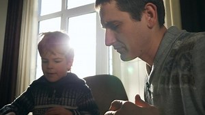 Father Son Assemble Wooden Toy Truck 库存影片视频（100% 免版税）1092248639 | Shutterstock