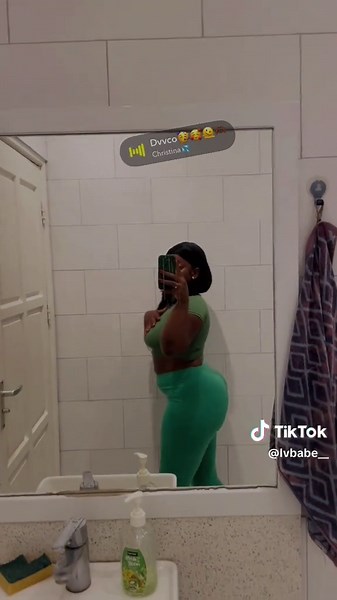 Lv babe (@lvbabe__)’s videos with original sound - Lv babe