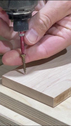 Invest in a nice countersink if you don't have one already. Pretty clear their benefit with these flat head deck screws into hardwood (Screw only vs. Countersink pilot hole first) #woodworking #reels #woodshop #shop #process #makita #countersink | Boundary Fog Furniture