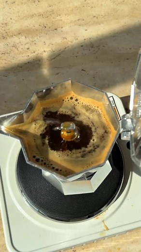 Cookie Butter Iced Coffee with a Moka Pot Ingredients Lotus Biscoff spread Freshly brewed moka pot coffee Milk of your choice Ice cubes Simple, smooth, and rich in flavor. #coffeebro #coffeerecipe #biscoffcoffee | Coffeebro