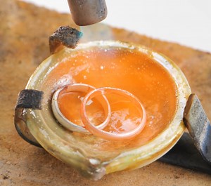 49K views · 131 reactions | Unusual jewelry ideas for couples! | 5-Minute Crafts Men | Facebook