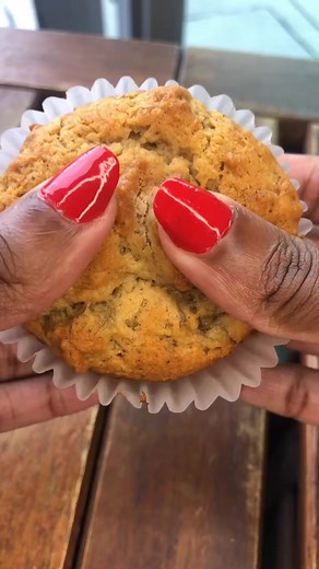 Banana Muffins 🍌 #tiktokfoodie #homechef #cook #baking #cookingtips | Kimberly Cherrell