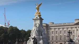 Buckingham Palace in London, United Kingdom #visitlondon #buckinghampalace #kingcharlesiii #queencamilla #queenelizabeth #britishroyalfamily #royalfamily | History of Royal Women