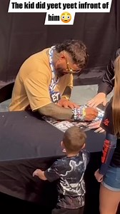 Jey Uso signing autographs, the kid did the YEET. I would too, wouldn’t you? #yeet #jeyuso #wwe #wrestling #CLL #summerslam #contactoluchalibre #luchalibre | Infinite Wrestling