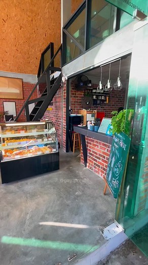 3.7K views · 33 reactions | Tempat ngopi tepi pantai baru kat Langkawi. Memang sempoi betul dan kopi + desserts diorang pun sedap-sedap!Ngopi Pantai Coffee Bar, Cenang Hill Beachfront Lot 113, Tasik Anak, Teluk Bharu, Jalan Pantai Tengah, Langkawi, Kedah #naturallylangkawi #ngopipantai #ngopipantaicoffeebar #langkawi #kafemenarik #kafemenariklangkawi #jalanjalanlangkawi #GayaTravel #CutiCutiMalaysia | Gaya Travel Magazine | Facebook