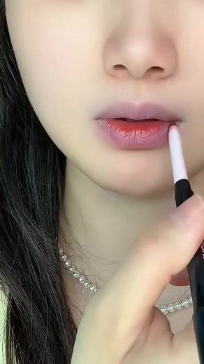 Lipstick makeup #makeupforlops #5mincrafts #lips # #5minutecrafts #WomensFashion #lipstick #women #womenmakeup #viralpost2025シ #makeupreels | Beautiful pictures
