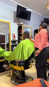 Coiffure homme Burkina Faso — Sonia Barber 2 à Alex Wilson