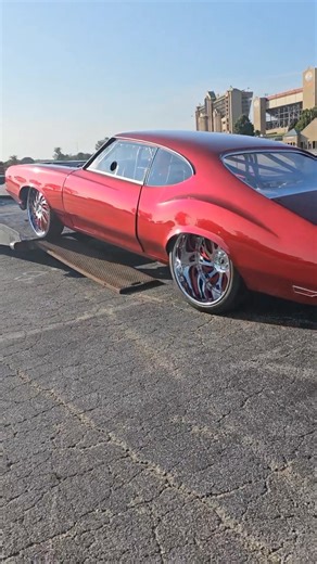 Hot Wheels - Damn these drag racing donk builds go hard in the paint, so bad ass! #donk #dragracing #americanmuscle #musclecar #stance #streetmachine #lowfastfamous 📹 Source @thecustomizedride | Low Fast Famous