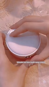 5.5K views · 16 reactions | Khuyên tai hoa tuyết đính đá, đẹp chuẩn gu | Suri Accessories | Facebook
