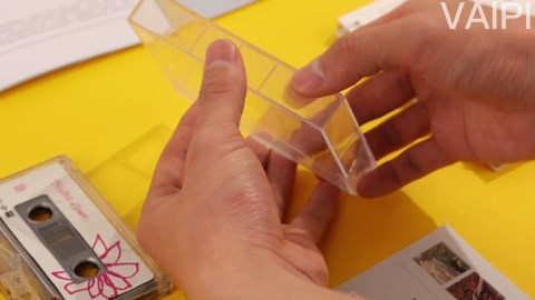 20 Pack Cassette Cases Clear Plastic Blank Cassette Tape Audio Cassette Individual Storage with Clear Tape for Blank Voice Recording Cassette Tapes Storage Art Collection Walkman Player with Music