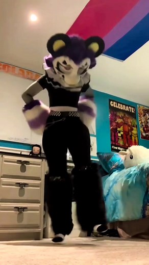 #GothFursuit #AlternativeFurry #Clowncore #DarkAesthetic #CheckerboardVibes | Elinae Cleo