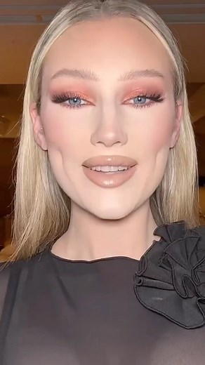 Part 2 of getting ready with me to go clubbing in Tokyo!!! | Meredith Duxbury