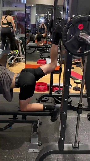 Who likes to practice on your bubble butt#workout #muscle #gym #bodybuilder #gay #sport #sexy