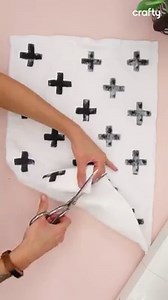 Packing for your next getaway will be a breeze with this DIY Toiletry wrap! 🧳🧭 | Crafty