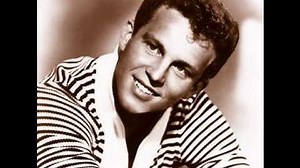 Please Love Me Forever av Bobby Vinton