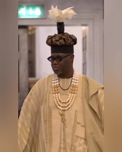 2.9K views · 100 reactions | Vanity Hub Africa Runway no London Fashion Week, com a extraordinária colecção "Ugo Monye", que entrelaça magistralmente a rica tapeçaria da tradição e a ousadia da modernidade africana. | Elegance Angola | Facebook