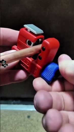 How do you use a mini tube cutter?#aariz #ac #aarizaircon #airconditioner#technicians #refrigeration