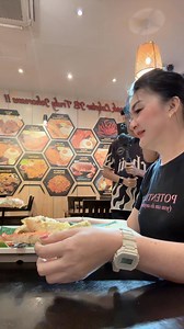 51K views · 4.4K reactions | Asik di videokan ama bosnya king creb nasi lemak lobster JB masuk tik tok dia 藍藍 | Reni Tan | Facebook