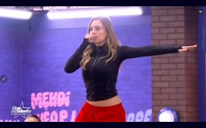 Ce matin Victor est de retour au château. ❤️👠🫶💄 Répétition, avec les danseurs, de la chorée pour le Prime....et la tournée 🎉🎉 | Fanpage Victor Aupecle