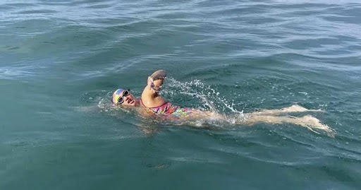 49-Year-Old Melanie Barratt Becomes First Blind Woman to Swim the English Channel