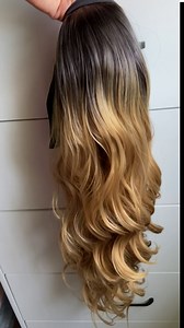 Ombre Blonde Headband Wigs for Women Synthetic Glueless Long Curly Wig Heat Resistant Natural Looking Wavy Wigs with Headbands Attached for Daily Party Use 24 Inch