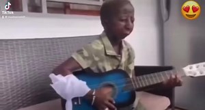 L’artiste Grand P chante🎶😍😍 | Muzika Overt