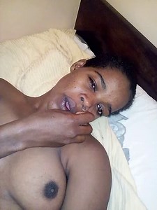 Ethiopian Oromo girl show to her boy frined