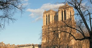 Medieval Catholic Cathedral Bell Towers Notre-dame: vídeo stock (100% livre de direitos) 1087625660 | Shutterstock