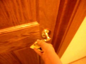 How to unlock a door with a credit card