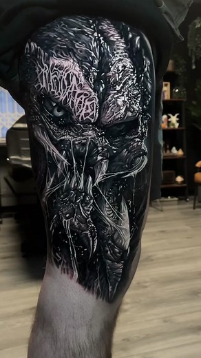 Predator. Drews first tattoo, thanks man 🙏🏼 #dombrowntattoo #tattoo #tattoos #tattooart #blackandgrey #blackandgreytattoo #dark #darkart #realism #realistic #realismart #realismtattoo #predator #predatortattoo #predatormovie #horror #horrorart #horrortattoo
