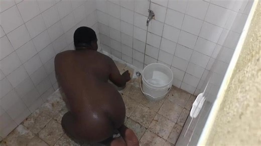 Cleaning my bathroom part 1