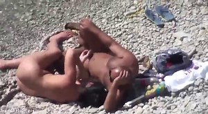 FKK Paar kann sich am Strand nicht zurückhalten
