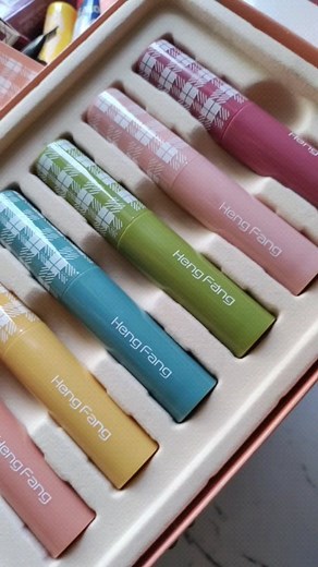 Hengfeng gloss plus tint plus tinted balm.. Omg I love these... #vshoped #gloss #hengfang #tints #tints #balm #lips | VShoped