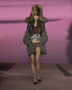 RACHELLE HARRIS @rachellehrs 📽️ Walking the runway to kick off #Milan Men's #Fashion Week in the @dsquared2 25th Anniversary Men/Women Fall Winter 2020 Show #next #runway #nextinternational #nextcanada #nextmodelscanada #dsquared2 #fashionweek #fw2020 #rachelleharris #nextkind | NEXT Models Canada