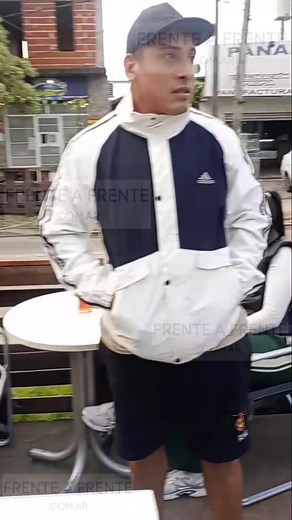 2.7M views · 12K reactions | Encontró al padre de su hijo en una cita y explotó La mujer, quien está casada con el hombre en cuestión, no dudo en ir al bar donde se encontraba el en plena cita y lo increpó al grito de "pagale la cuota a tu hijo autista". | Frente a Frente | Facebook