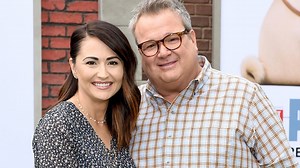 Eric Stonestreet Engaged to Longtime Girlfriend Lindsay Schweitzer
