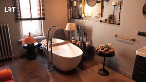 Kaip jums ši vonia? Visą „Interjero terjeras“ laidą žiūrėkite LRT mediatekoje. Nuoroda – komentaruose. | LRT