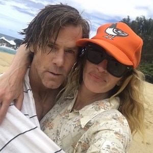 Julia Roberts and Danny Moder and Other Celeb Couples Celebrate Anniversary on Fourth of July