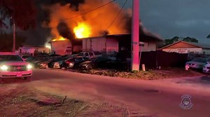 Our Officers have cleared the scene of this fire. The fire remain under investigation by Sarasota County Emergency Services. Stay safe! ——————- 7pm update from Sarasota County Fire Chief Michael Regnier: The call about the fire near East Avenue and 19th Street was called in by Sarasota Police officers who were in the area. Firefighters arrived to find a fully engulfed commercial building. No firefighters were injured. There was one citizen who has minor injuries and they are being evaluated. The
