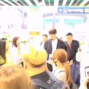 2.6K views · 525 reactions | 20191007 Lee Min Ho Return To Korea, He Was In Bali, Indonesia For Photo Shoot. Cr : owner | Lee Min Ho International Fans Club | Facebook