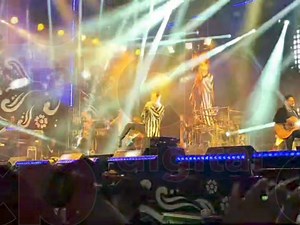 21K views · 355 reactions | #Video | "Háblame de ti bella señora" Emmanuel eleva la temperatura con uno de sus más grandes éxitos #CBTelevisión #Morelia #Michoacán | CB Televisión | Facebook