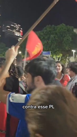 14K views · 172 reactions | ESTUPRADOR NÃO É PAI Na Cinelandia, contra o PL do Estupro! Atenção: na consulta popular no site da Câmara, o placar é de 75% dos votos contra o PL. Eles se assustaram e já não irão votar a toque de caixa. Mas como na PEC da Privatização das Praias, estão aguardando nós relaxarmos. Vamos manter a pressão! Menina NÃO é mãe! Estuprador NÃO é pai! #MincEmAção | Carlos Minc | Facebook