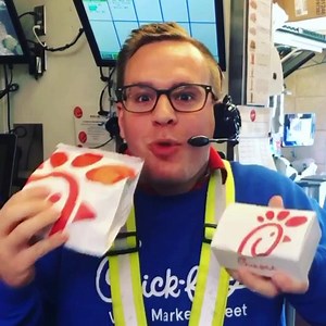 It’s Thursday! Thursday’s mean COLLEGE NIGHT from 5-8pm. With your student ID and a purchase of a large drink and fries, you can get a FREE chicken sandwich or 8 ct nugget! | Chick-fil-A West Market Street