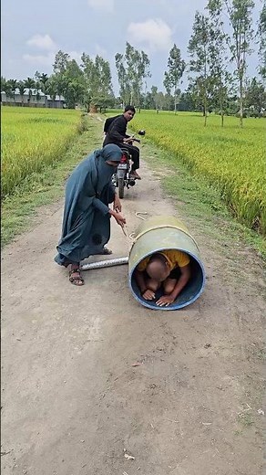 The woman dragged the drum.