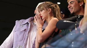 Taylor Swift donates $100K for family of woman killed in Kansas City shooting after Chiefs parade