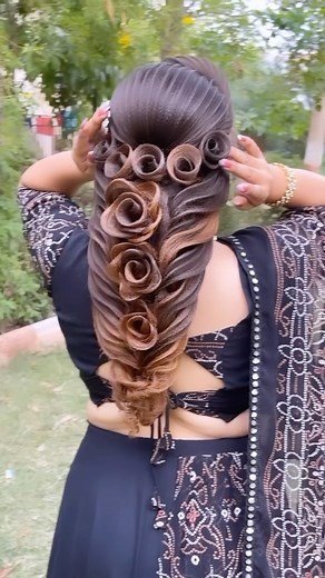 Magical Mermaid 😍✨ Hairstyle by @monika_dave_makeover Learn all the magical mermaid techniques and more in our upcoming basic to international hairstyle Masterclass in Ahmedabad Date: 24th to 28th of April Duration: 5 Days Location: Ahmedabad #monikadave #hairs #hairstylists #hairstyles #hairartistry #bridalmakeup #styling #stylinghair #hairstyeexpert #hairandmakeup | Monika dave makeup artist