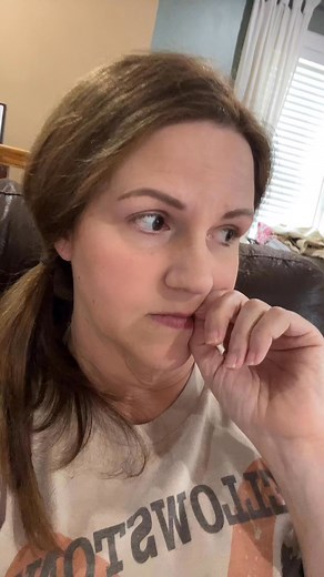 Guilty!! 🙈 And it’s a nasty little habit I’d LOVE to break! #relatable #funny #funnyreels #badhabits #stress #mom #momlife | Jamie Mercer Carwile